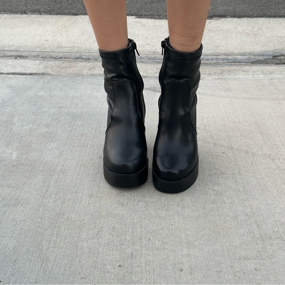 Black platform pleather bootie - Picture 3 of 5